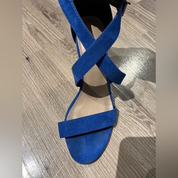 Perfect heels 👠 - Picture 2 of 4